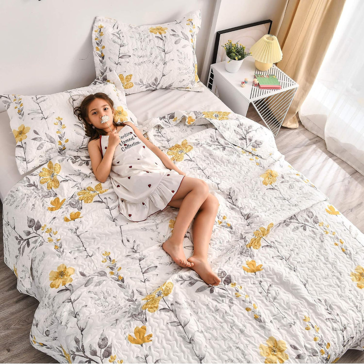 Grey Leaf Yellow Floral Twin Quilt Set - Bedspread, Coverlet, Pillow Shams - Lightweight, Reversible, Spring/Summer